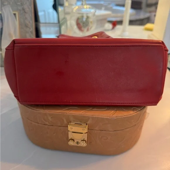 Aurielle Red and Gold Shoulder Bag with Drawstring Closure - Picture 7 of 8